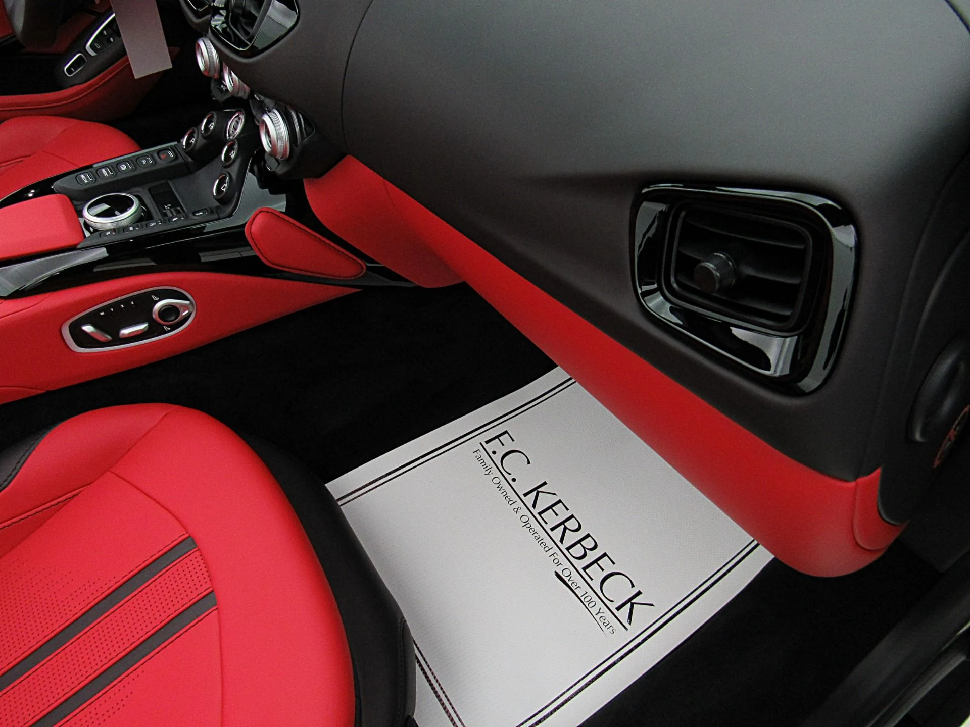 mph029_593409388_Used_2023_Aston_Martin_Vantage_Roadster_912fe1696f