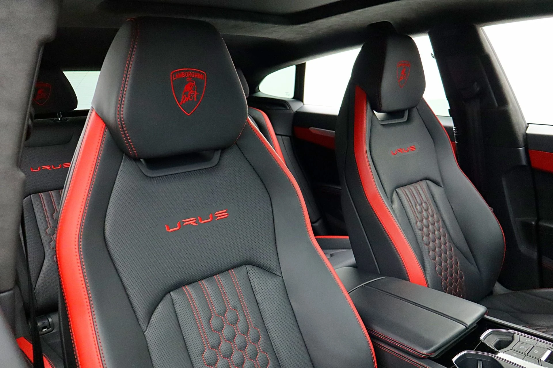 mph029_599104279_Used_2024_Lamborghini_Urus_SLEASE_OPTIONS_AVAILABLE_062b43aa5e