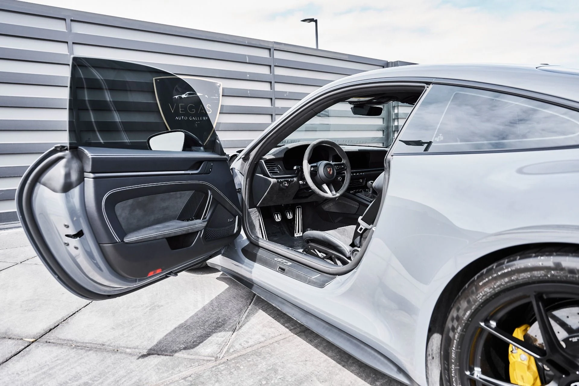 mph029_601730768_Used_2025_Porsche_911_GT_3_1775332886_451fd560d4