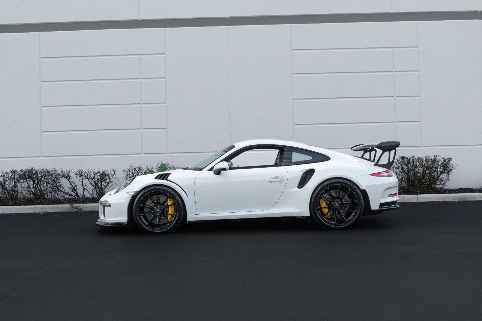 mph029_603426781_Used_2016_Porsche_911_GT_3_RS_1761756649_b3939d186e