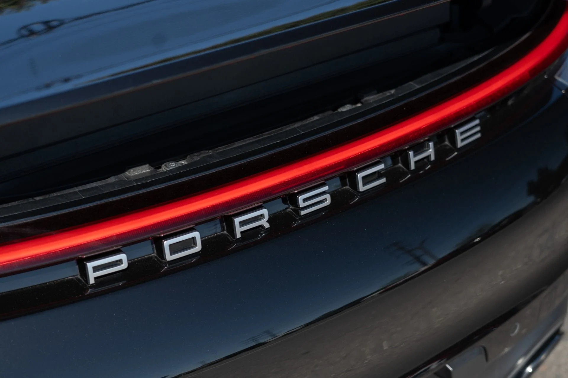 mph029_608342359_Used_2020_Porsche_911_Carrera_S_1756926775_b1e25eab7c
