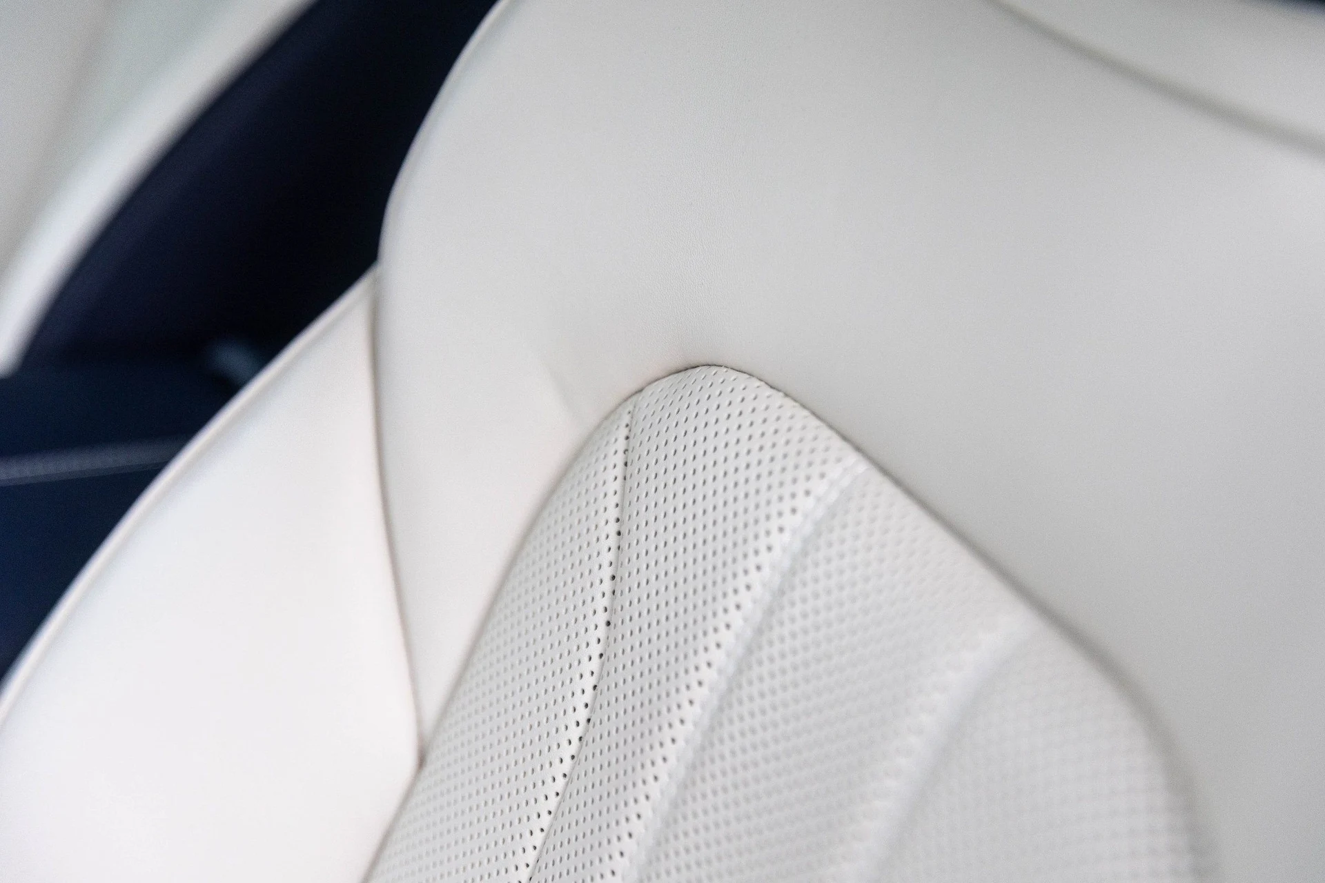 mph029_625477509_Hi_Tech_Luxury_Imports_LLC_SCBDG_4_ZG_1_PC_008673_image_29_8af01013dd