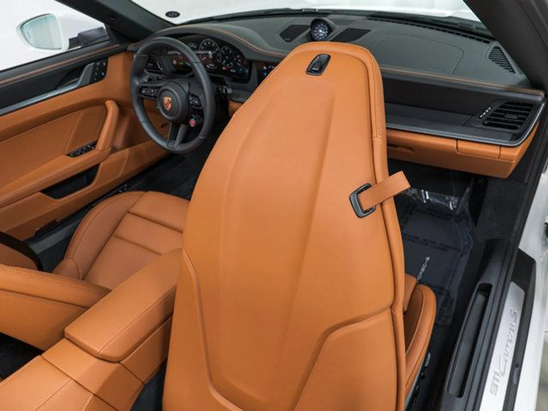 mph029_637842857_xz_Tt_Vh7_OKML_Uh_DU_Pih_3_GY_9_S_e_Q_04b843dd95