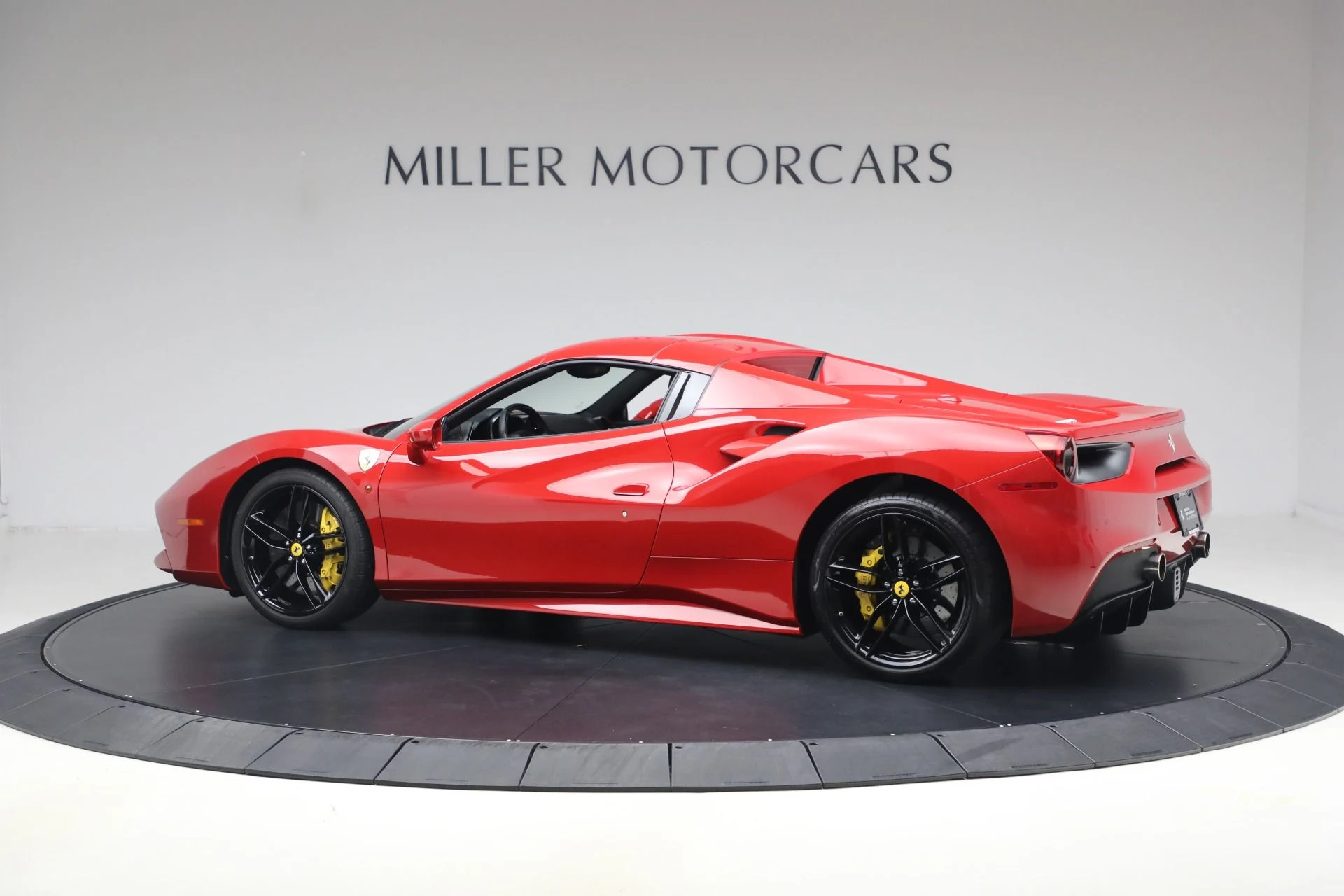 mph029_649606489_Used_2019_Ferrari_488_Spider_1792598381_971d867dc8