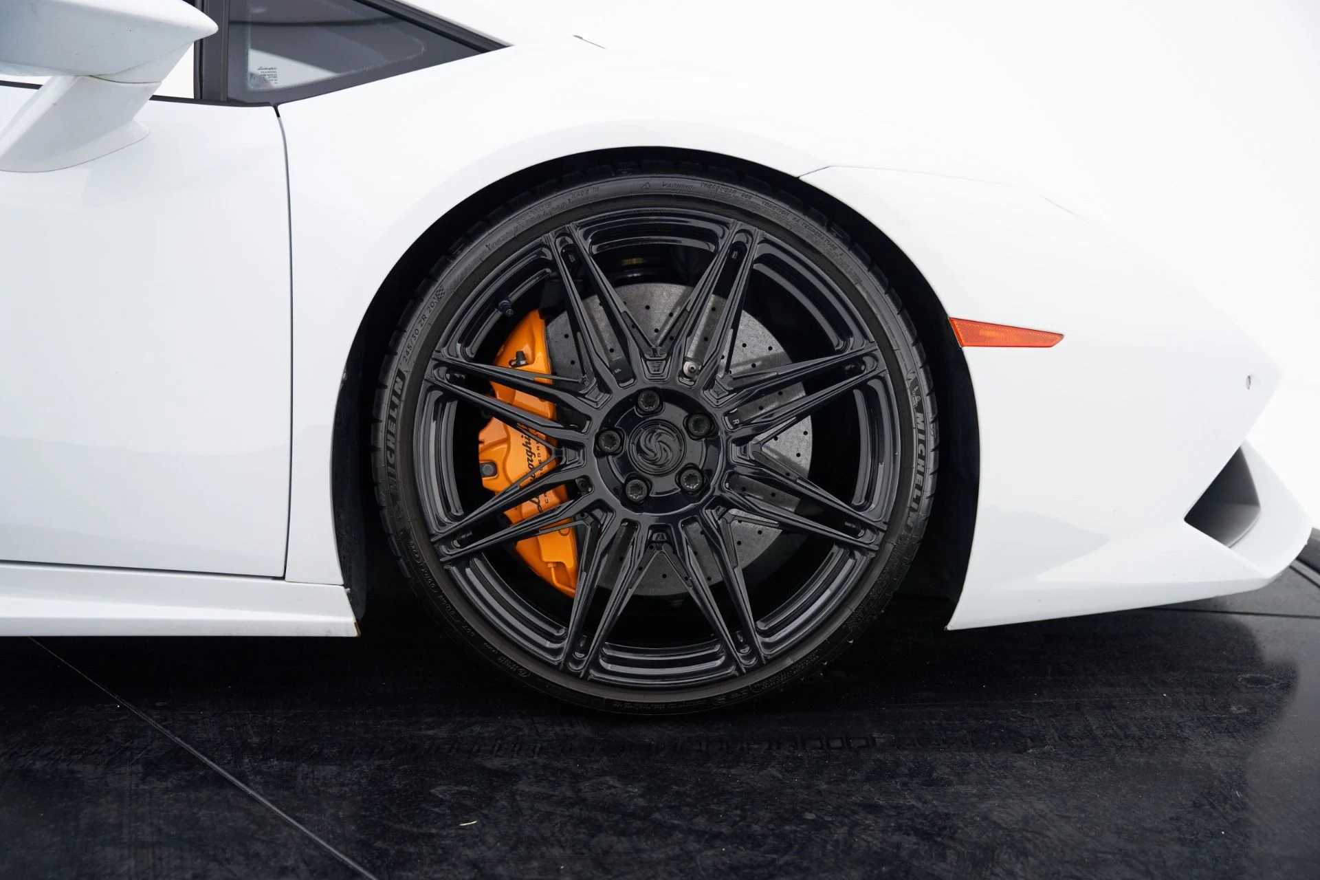 mph029_656311801_Used_2015_Lamborghini_Huracan_LP_610_4_1792523972_532fb0146f