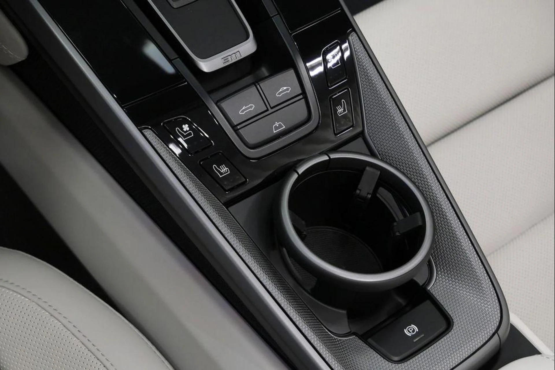 mph029_661298878_DF_Ct6ww_B_Vv6bw3_Xj_G_Xlu_F75xr_Nk_03a9ffe0b3