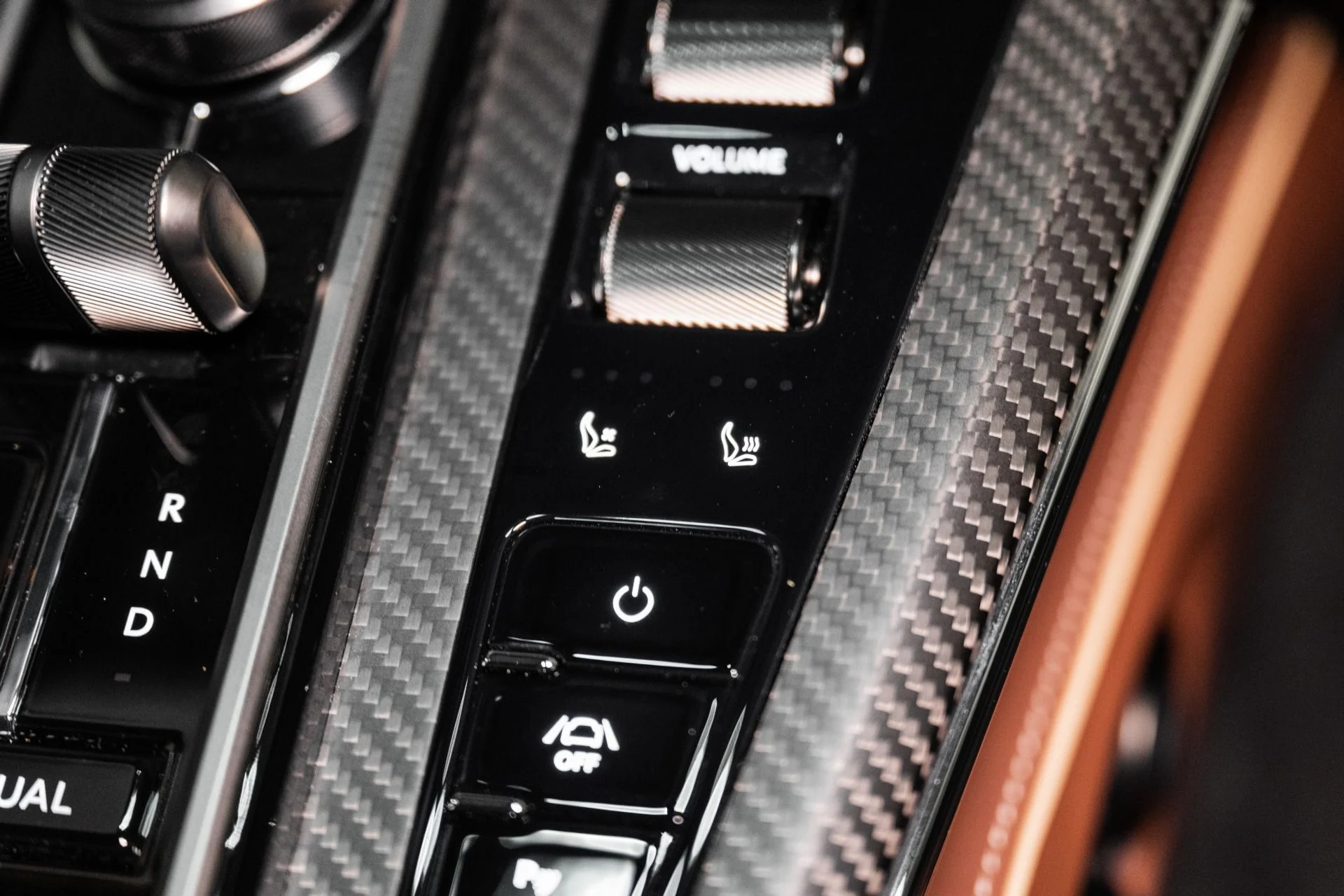 mph029_663898167_New_2026_ASTON_MARTIN_VANTAGE_1756307805_ce5379a39e