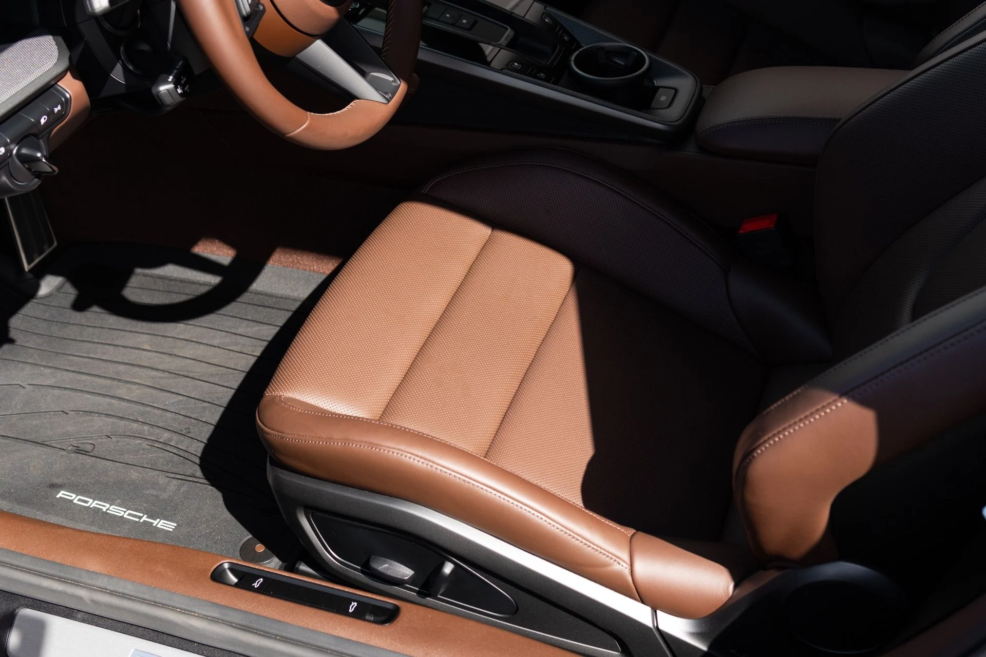 mph029_667800363_Used_2024_Porsche_911_Carrera_1772817658_1682db60b1