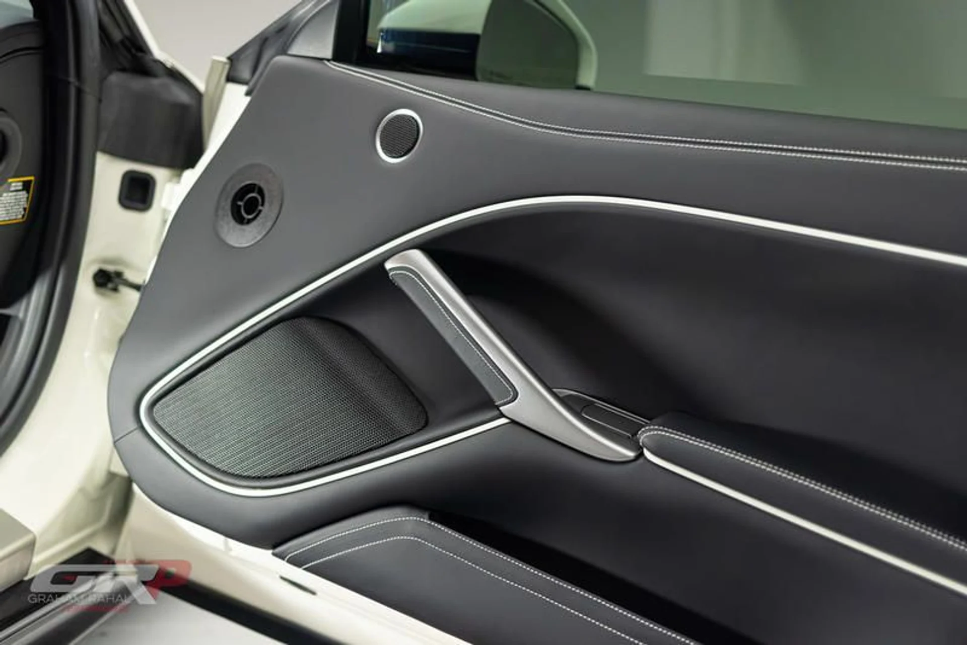 mph029_680378863_1_D9_E8647_A260_4_B8_B_9_E4_F_67_E0_C22_CB_9_FE_4d762bbfdc