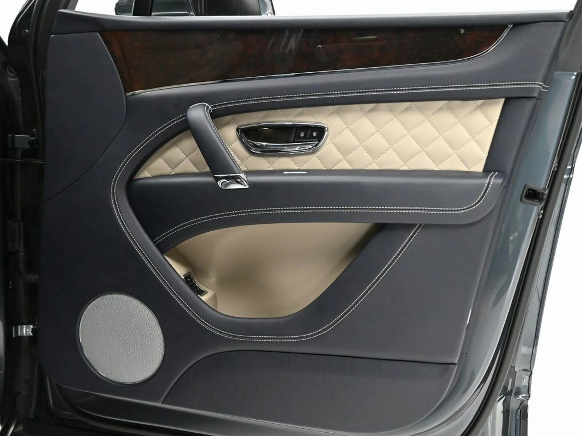 mph029_681517362_c87aab9d1bf6485eb38cfec7e4fdc55f_4b637d88a9