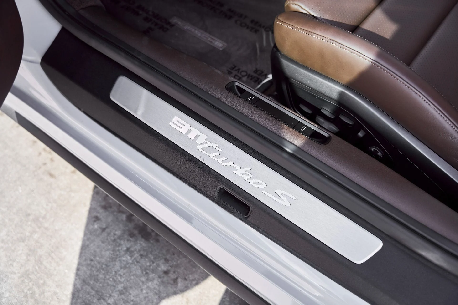 mph029_690113891_Used_2024_Porsche_911_Turbo_S_1767838719_1501d9885e