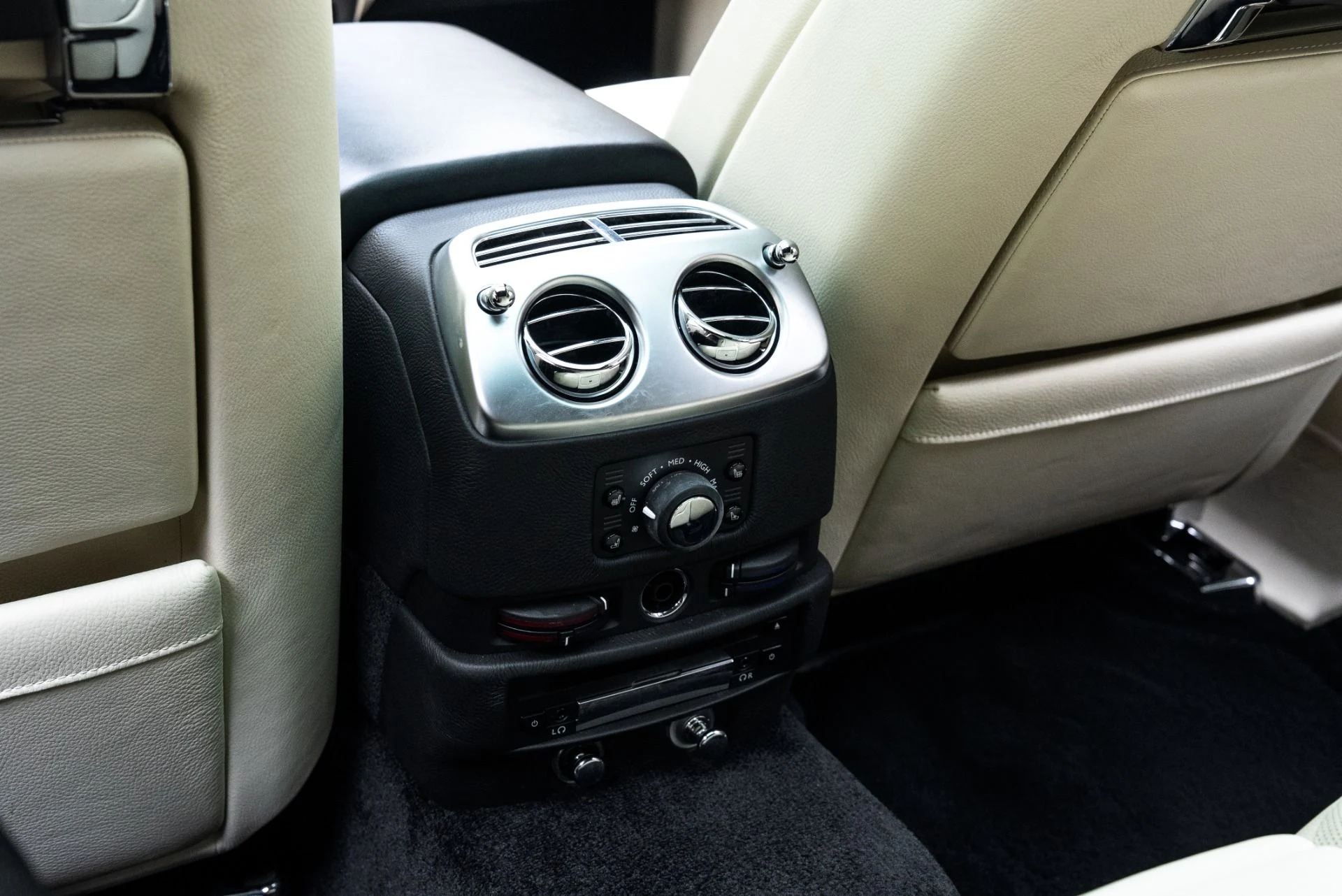 mph029_703164874_Used_2012_Rolls_Royce_Ghost_1774974808_037c28f417