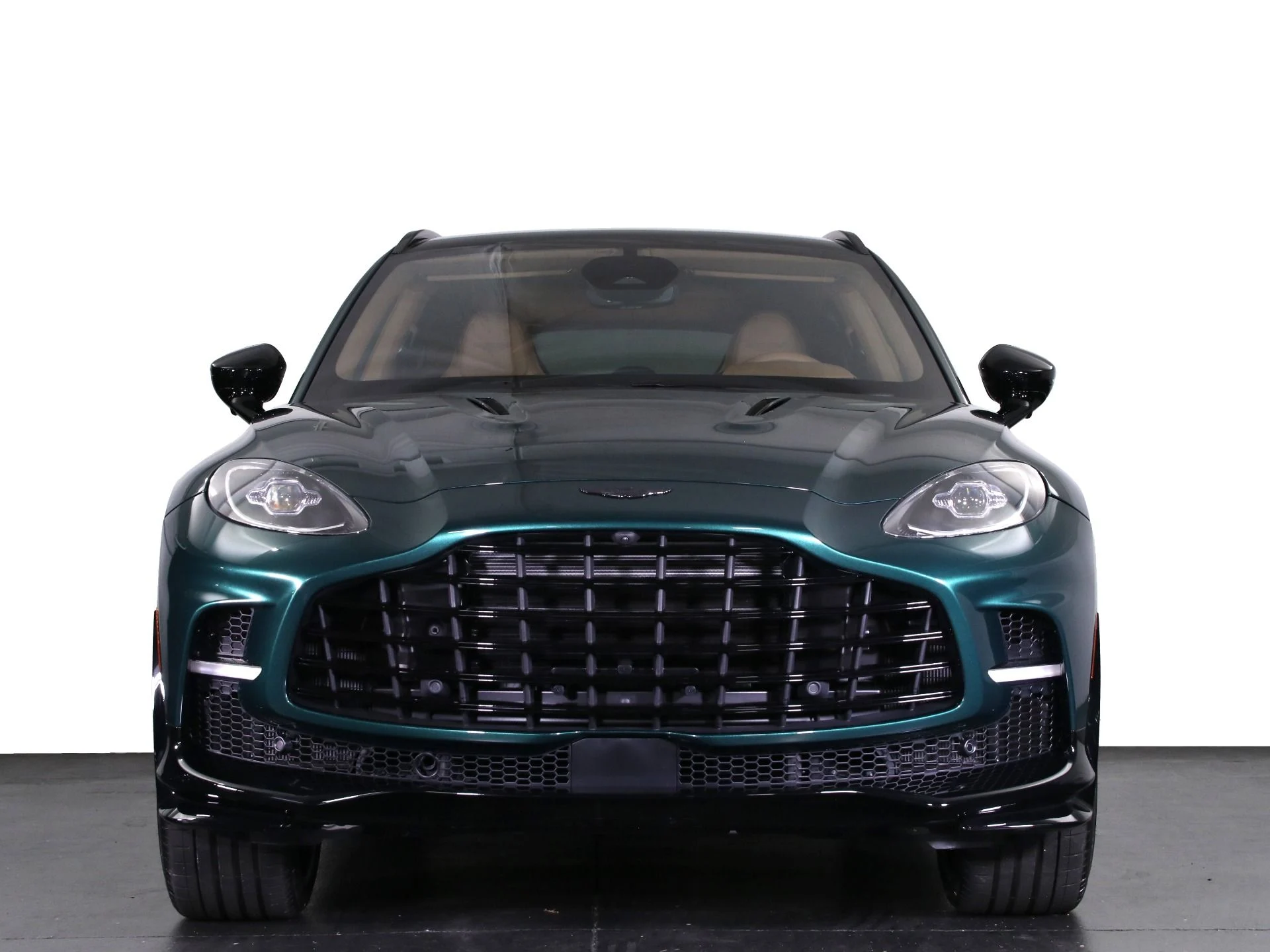 mph029_707515881_New_2025_Aston_Martin_DBX_707_1758482676_fd2e41f196