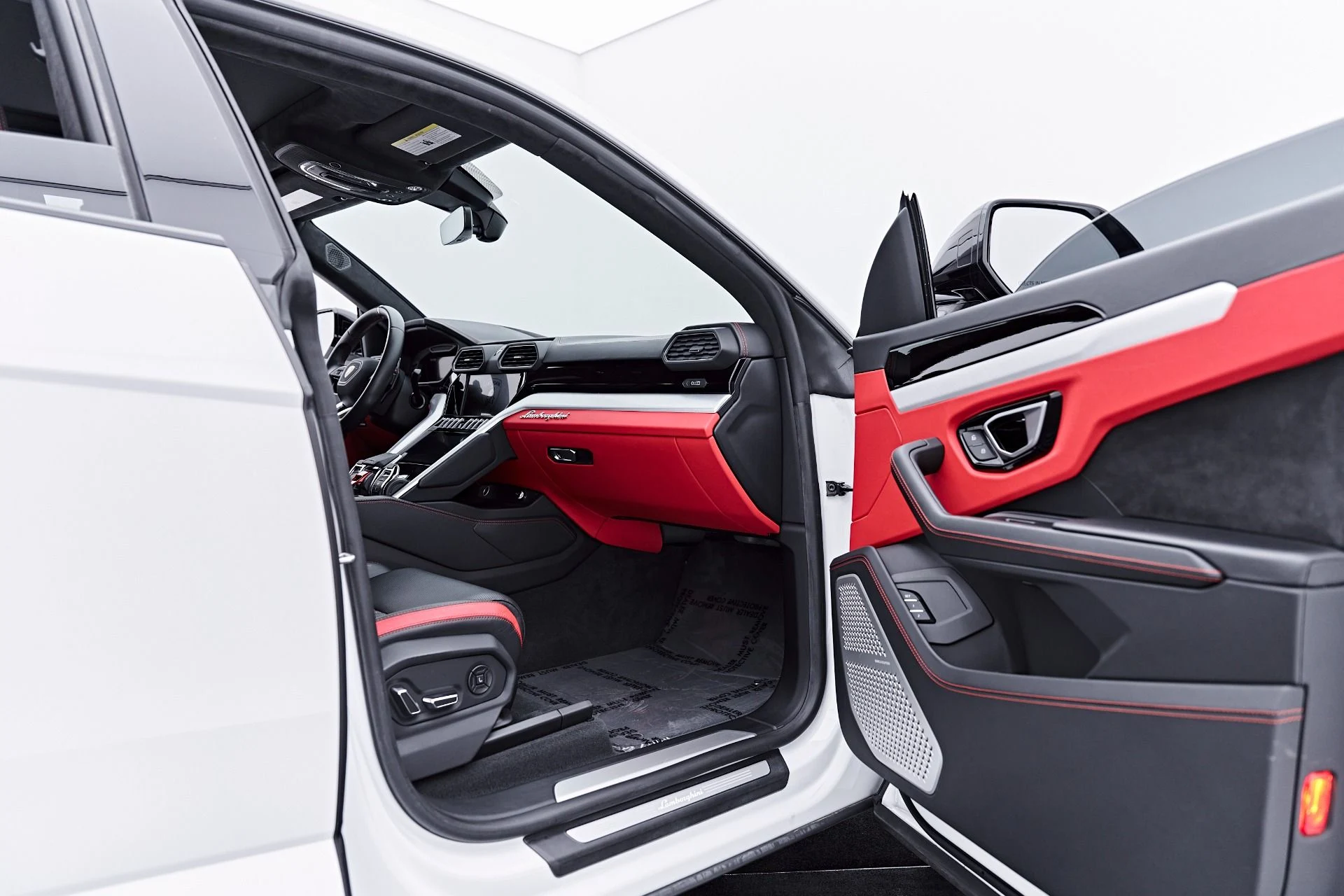 mph029_716279677_Used_2023_Lamborghini_Urus_S_1784684448_5c30efa349