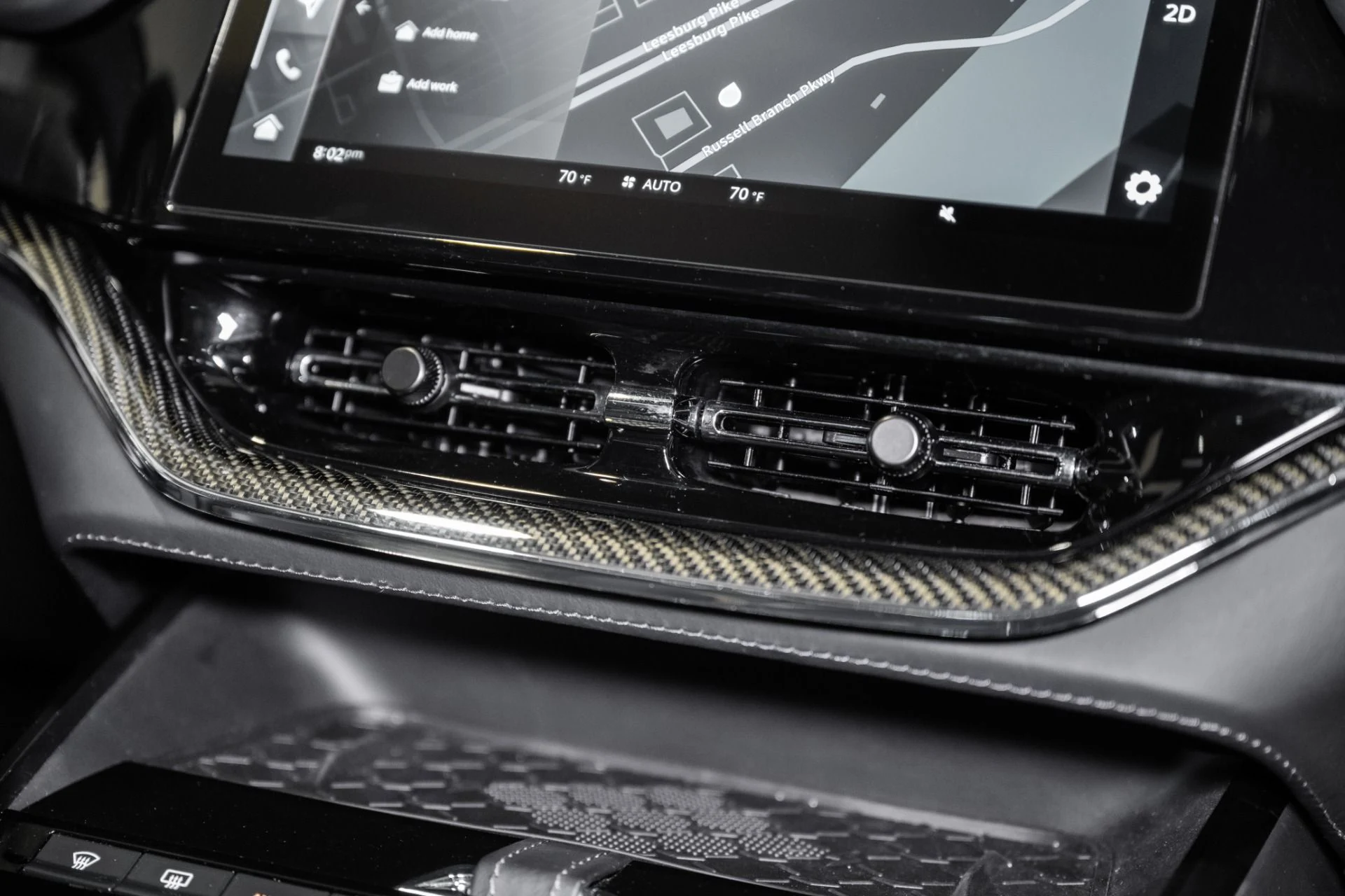 mph029_716358396_Used_2025_Aston_Martin_DBX_707_1763828543_5791bca824