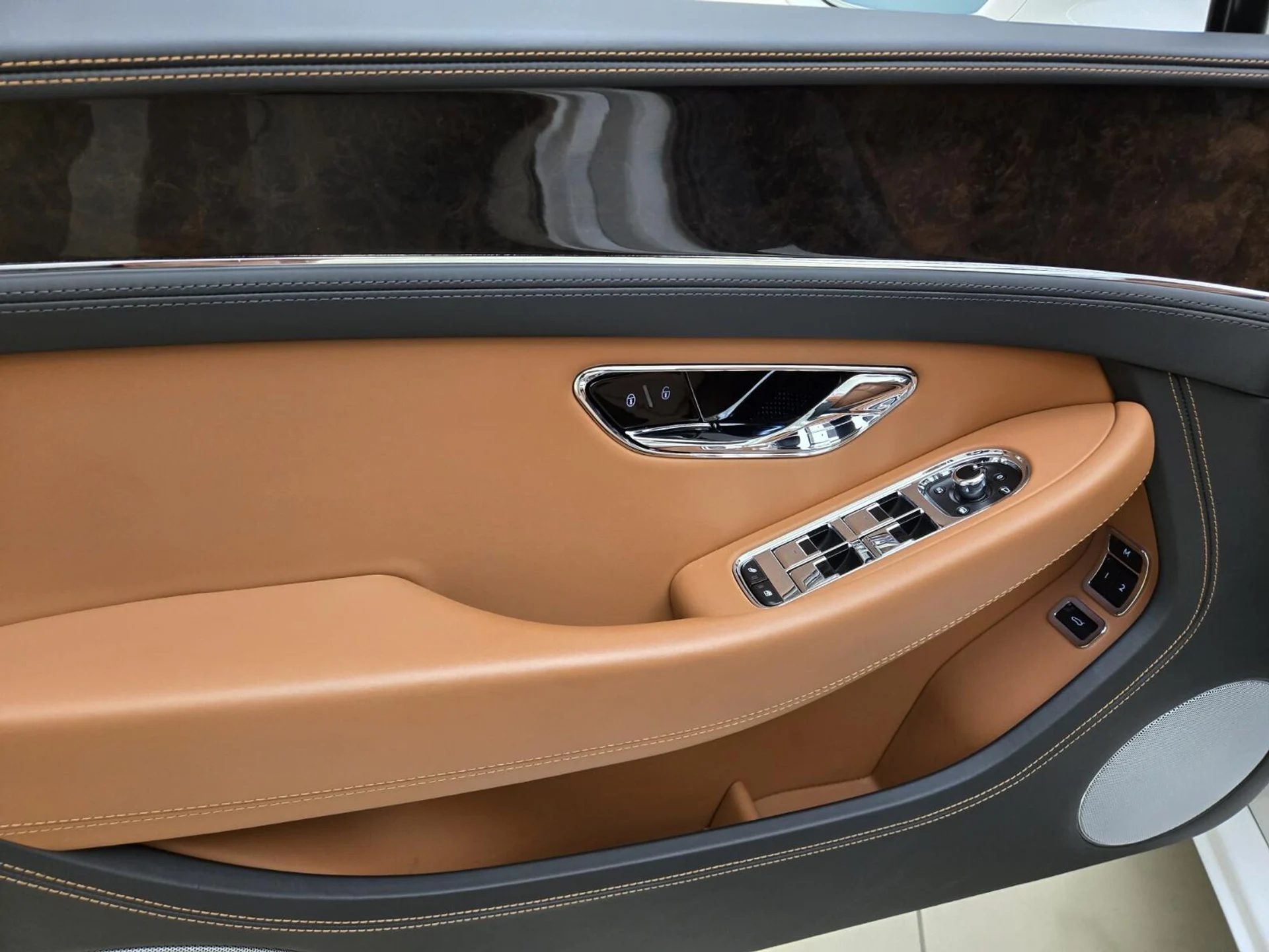 mph029_718584564_Used_2020_Bentley_Continental_GT_V8_1765003863_ae39b568bd