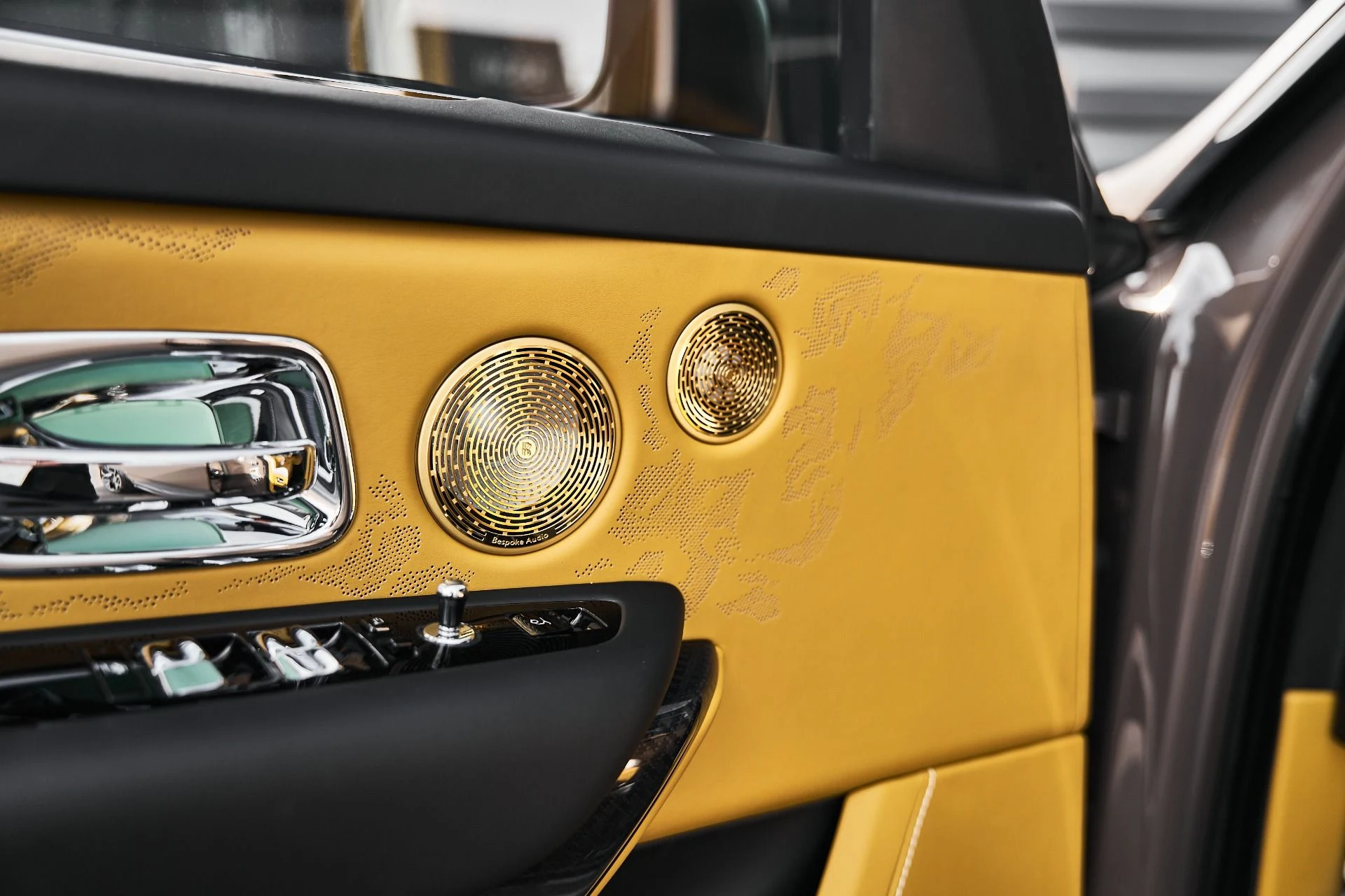 mph029_721366611_Used_2026_Rolls_Royce_Cullinan_Black_Badge_1776556021_3c362fa2ab