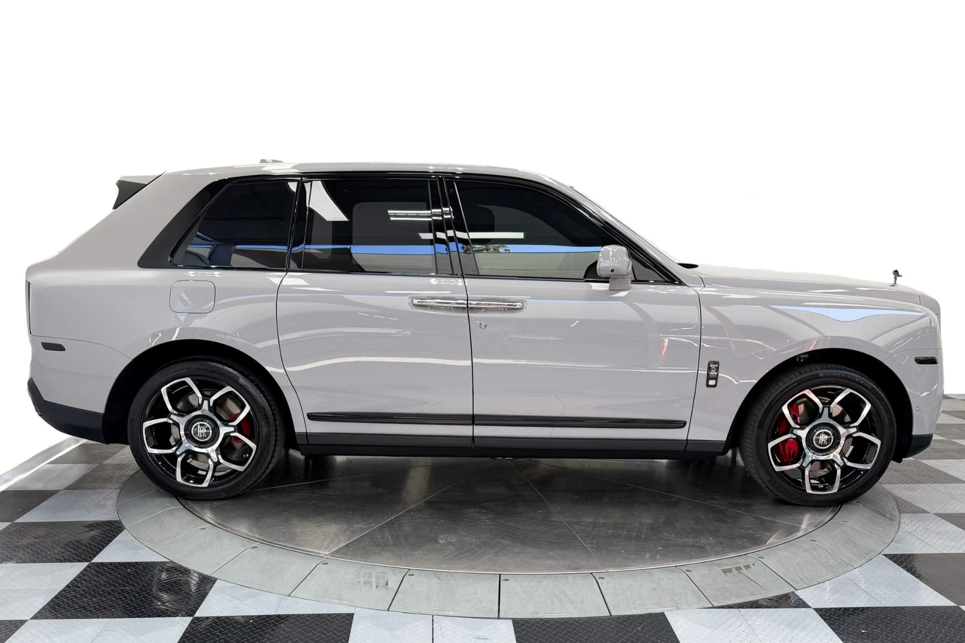 mph029_723997561_Used_2024_Rolls_Royce_Cullinan_Black_Badge_Immersive_Rear_Seating_Rear_Theatre_Configuration_1782147217_6c5b083a72