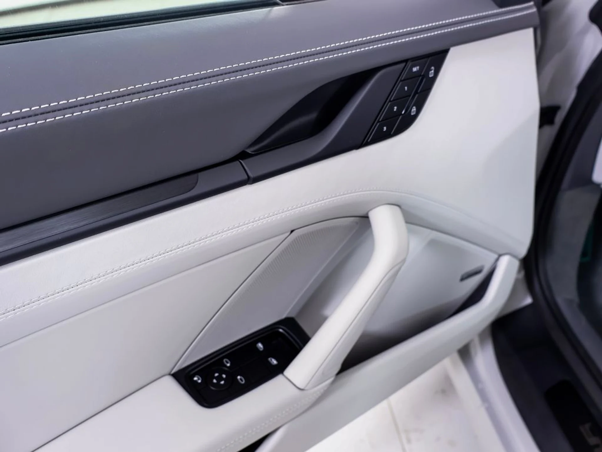 mph029_727290371_6f4687bf07b9db1a91c6c3313895646bx_5292ca9119