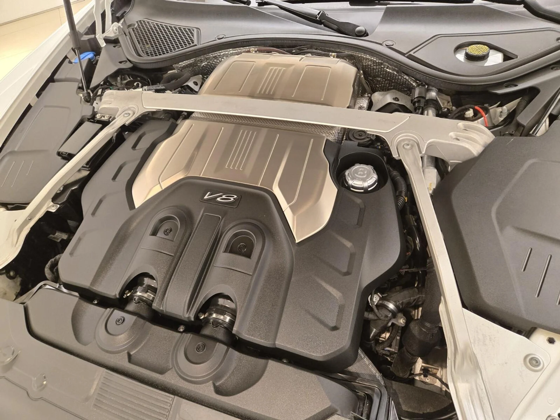 mph029_737836345_Used_2022_Bentley_Continental_GT_V8_1763539434_cffb647ae4