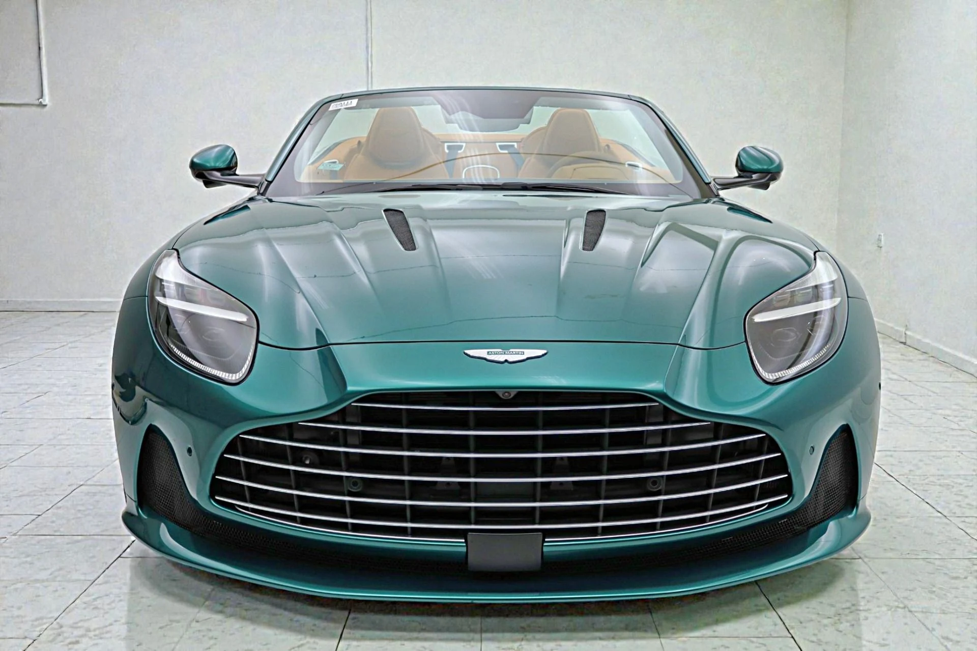 mph029_742180414_New_2026_Aston_Martin_DB_12_Volante_8bc8aa228d