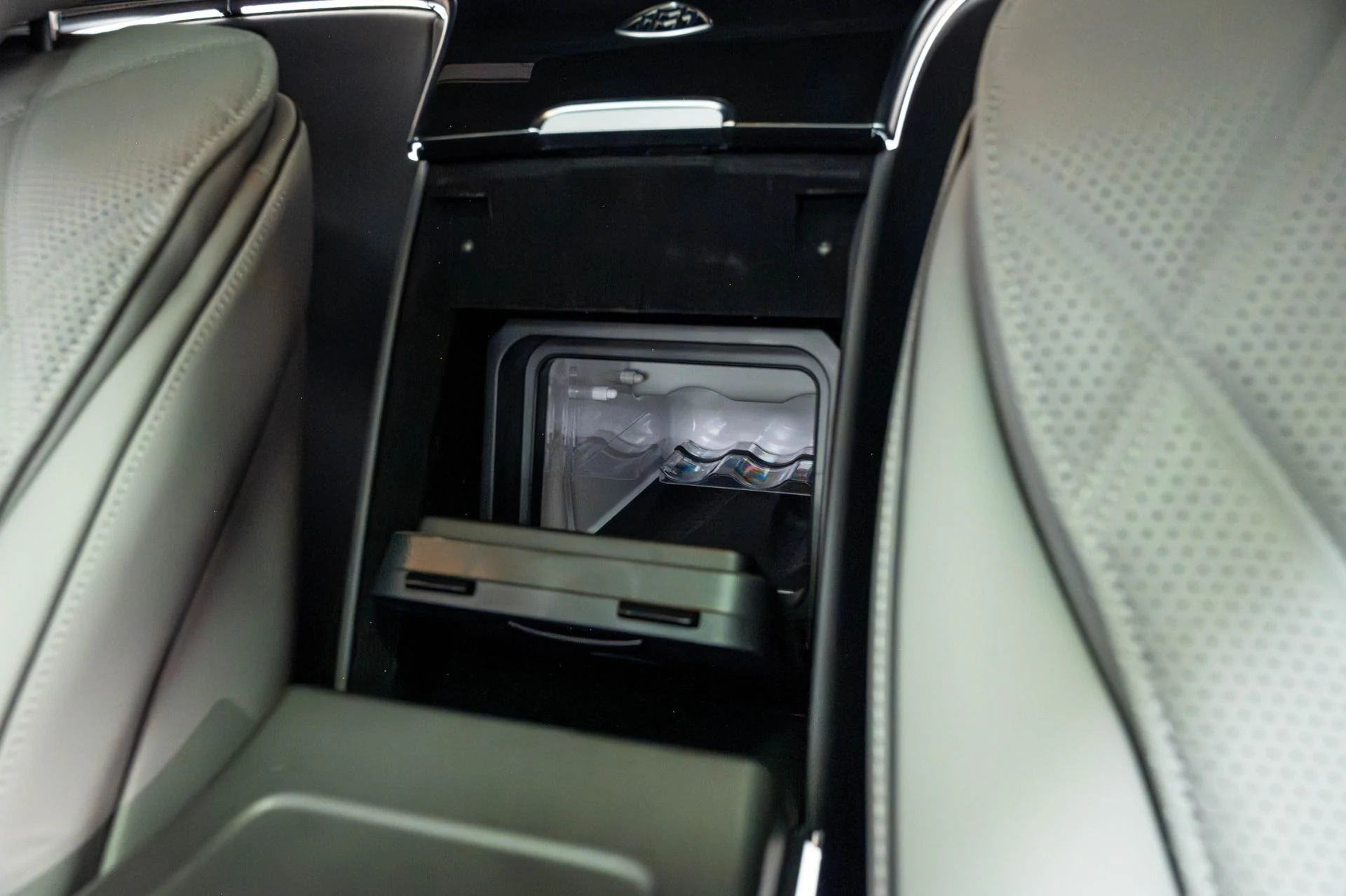 mph029_743445545_Used_2024_Mercedes_Benz_S_Class_Maybach_S_680_4_MATIC_1777501614_9d9cfef199