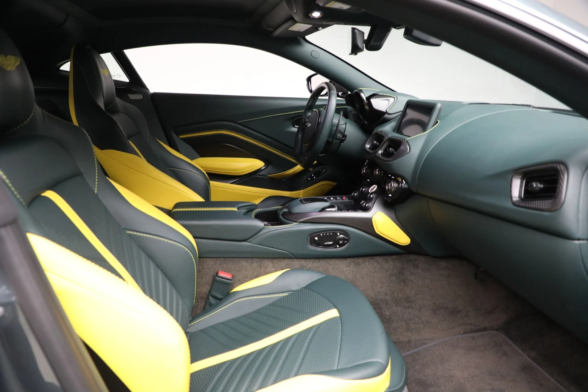 mph029_746555202_Used_2023_Aston_Martin_Vantage_V12_d856c00660