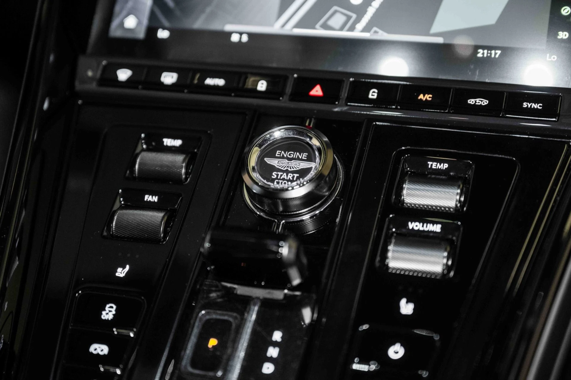 mph029_76918529_Used_2025_Aston_Martin_DB_12_Coupe_1724764184_a653c83f73