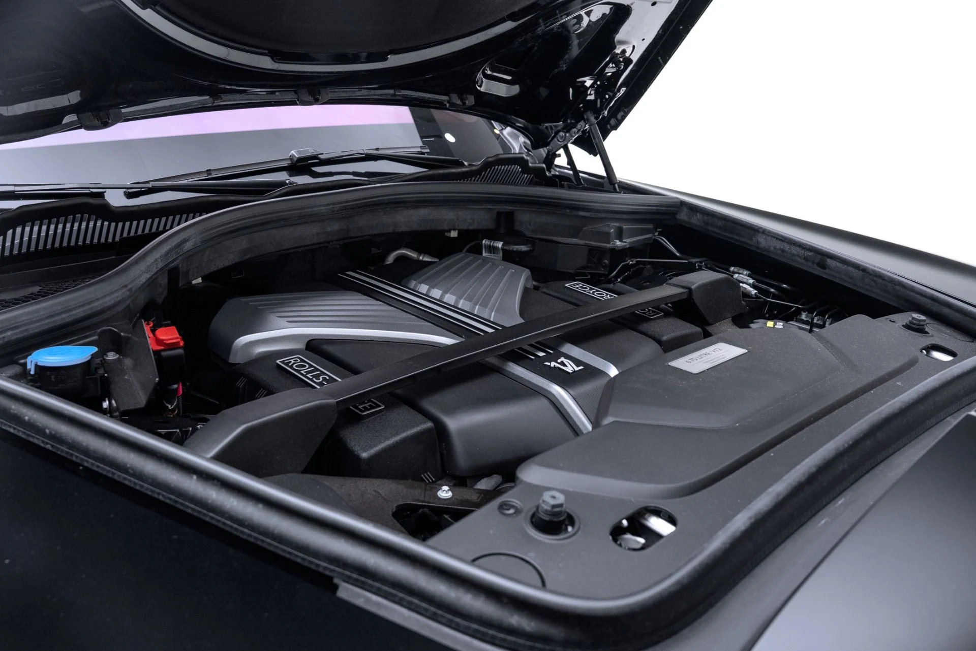 mph029_773817921_Used_2023_Rolls_Royce_Black_Badge_Cullinan_1775515525_e614785d96