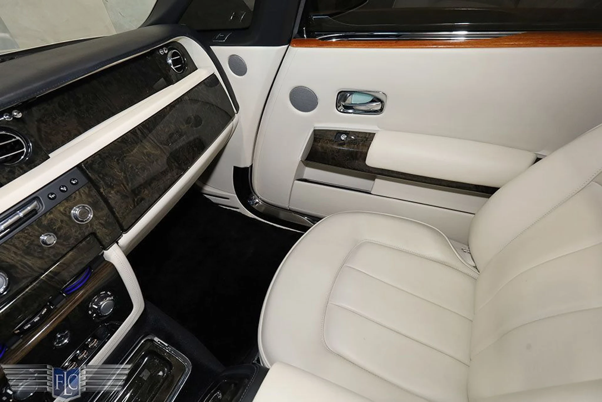 mph029_784850068_used_2013_rolls_royce_phantom_drophead_coupe_9689_22223521_30_1024_ad34c2d17c