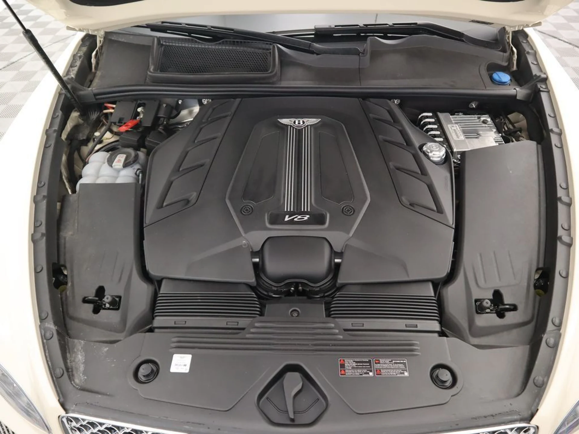 mph029_786010527_used_2023_bentley_bentayga_v8awd_8119_22972993_30_1024_88db3c22c2