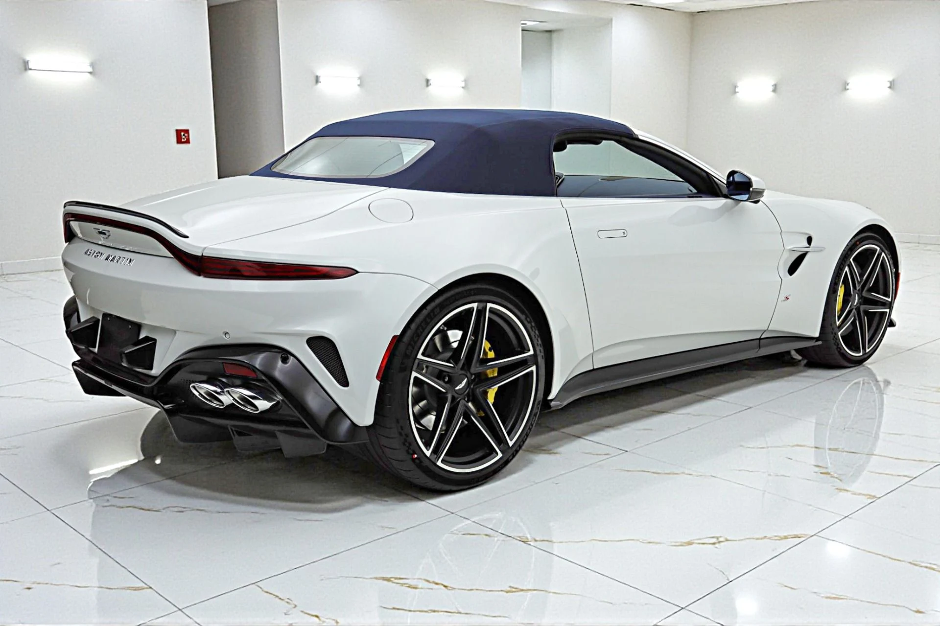 mph029_78752414_New_2026_Aston_Martin_Vantage_S_9c5c8195b3