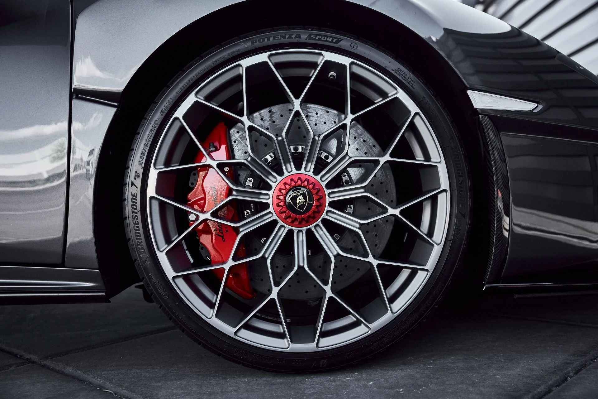 mph029_815370149_Used_2023_Lamborghini_Huracan_STO_Base_1771381288_aede955537