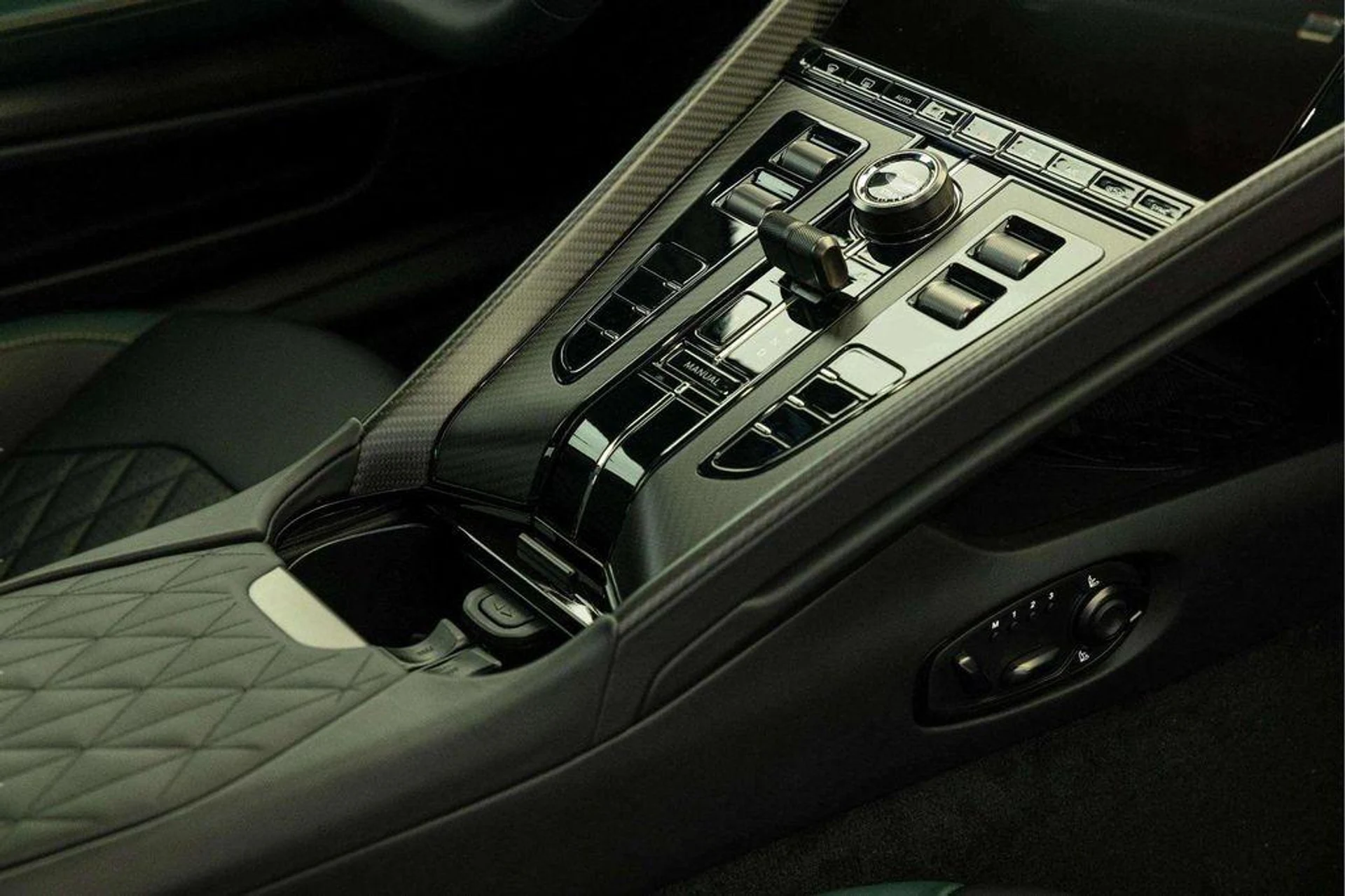 mph029_816827265_I_Yaq49_FSIBPDT_3_X5_A4_Wd_Dlr6_UM_394cd215e2