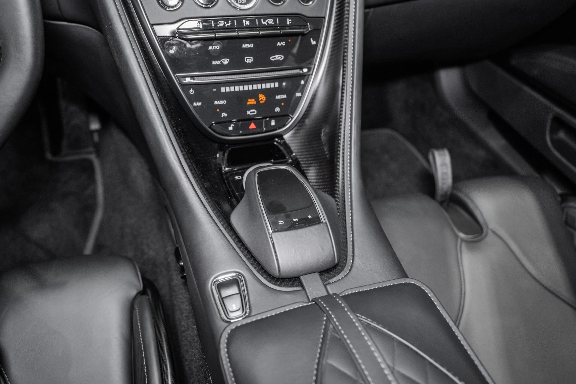 mph029_825572566_Used_2023_Aston_Martin_DBS_770_Ultimate_1778011376_3009423969