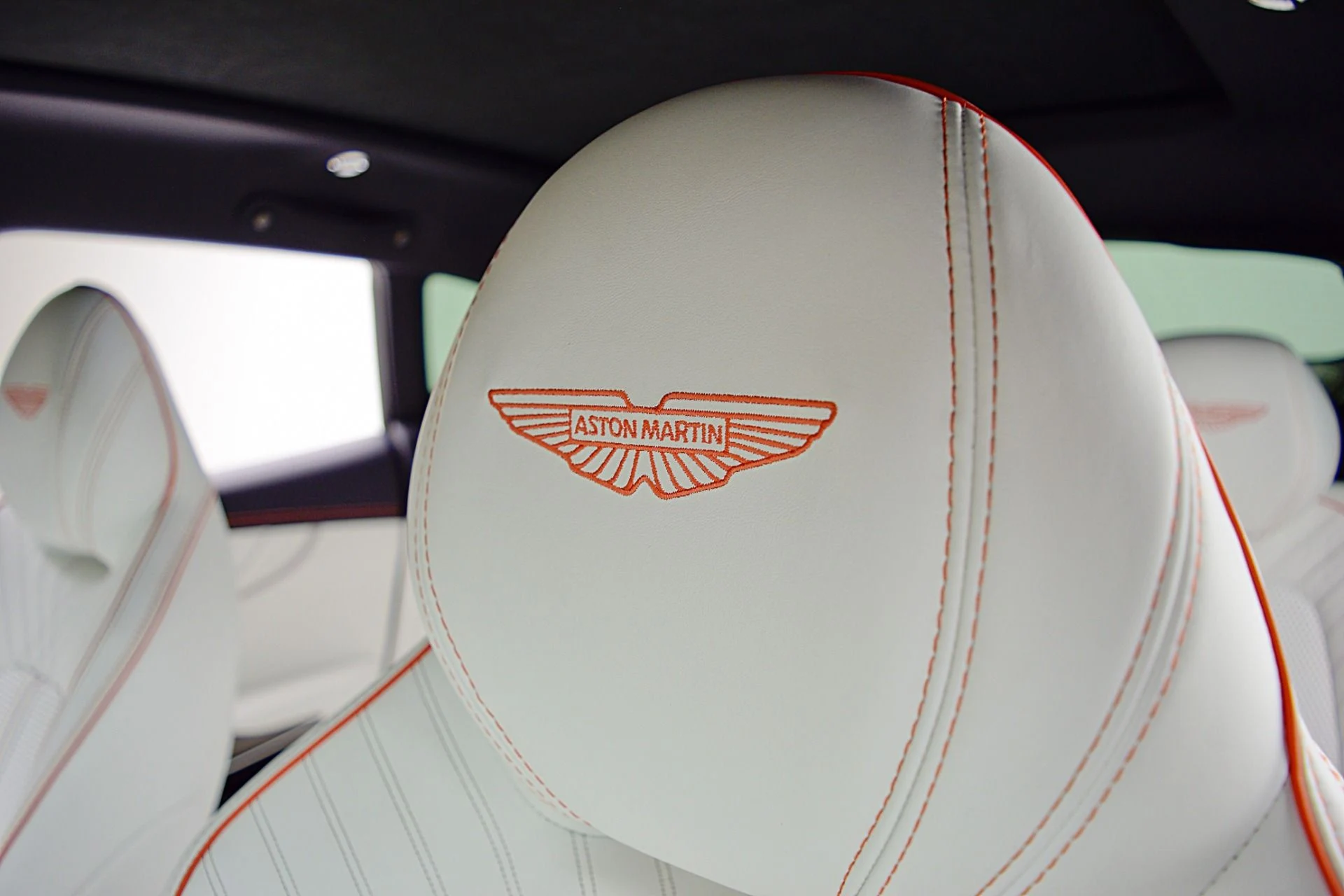 mph029_841897202_New_2025_Aston_Martin_DBX_707_b000b8266f