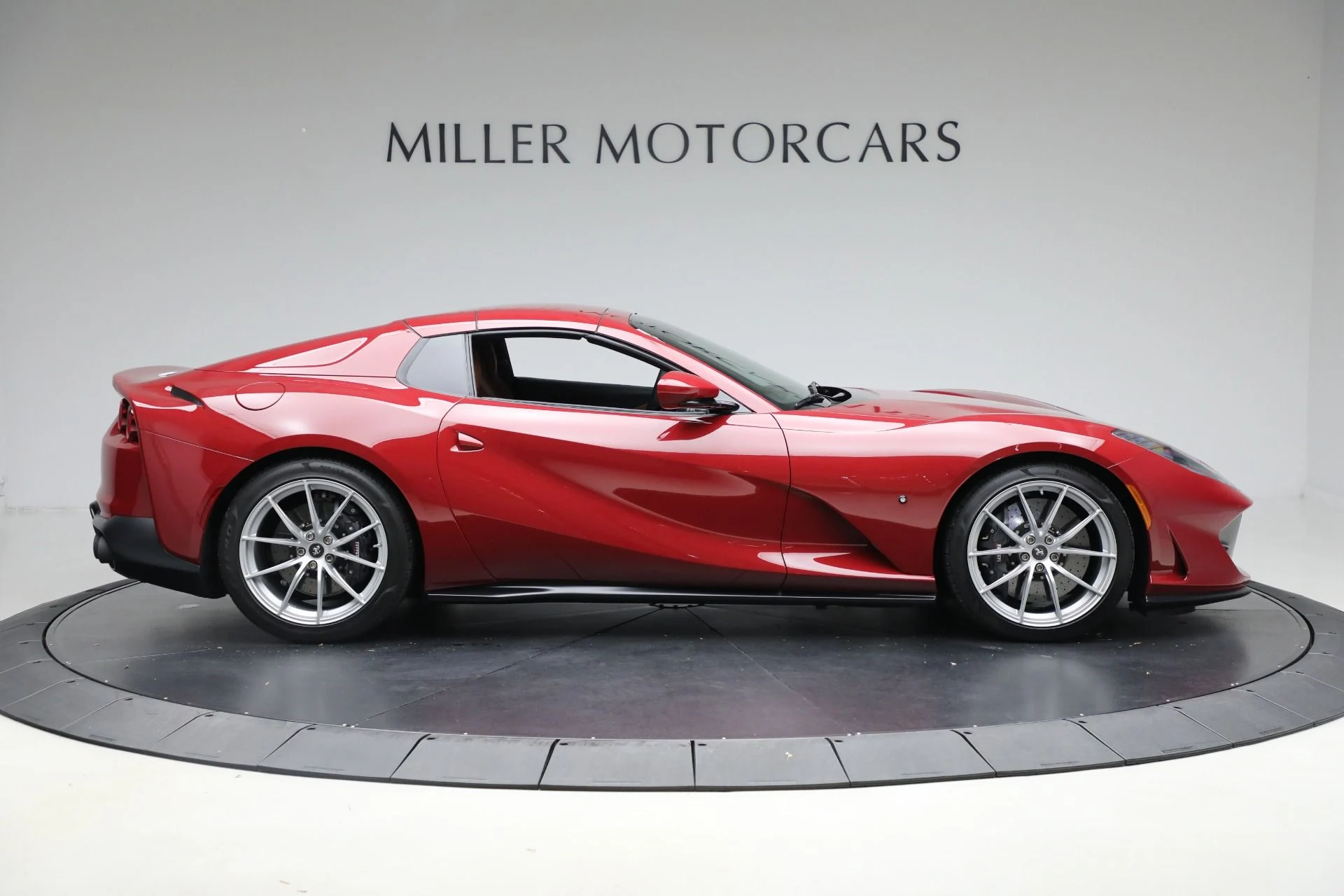 mph029_842047939_Used_2022_Ferrari_812_GTS_1760729504_e886a42819