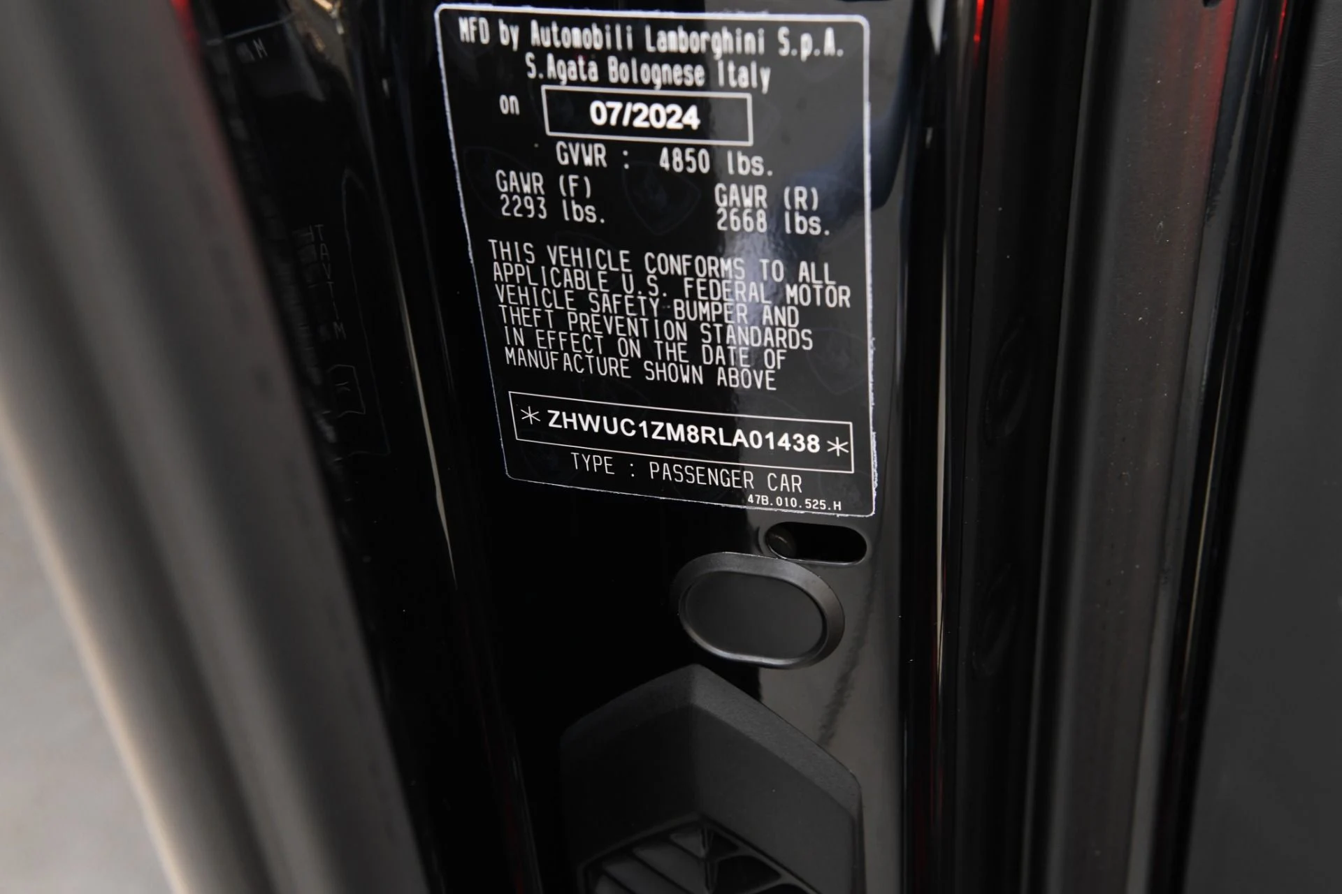 mph029_844009847_Used_2024_Lamborghini_Revuelto_1730140479_84c6d82f34