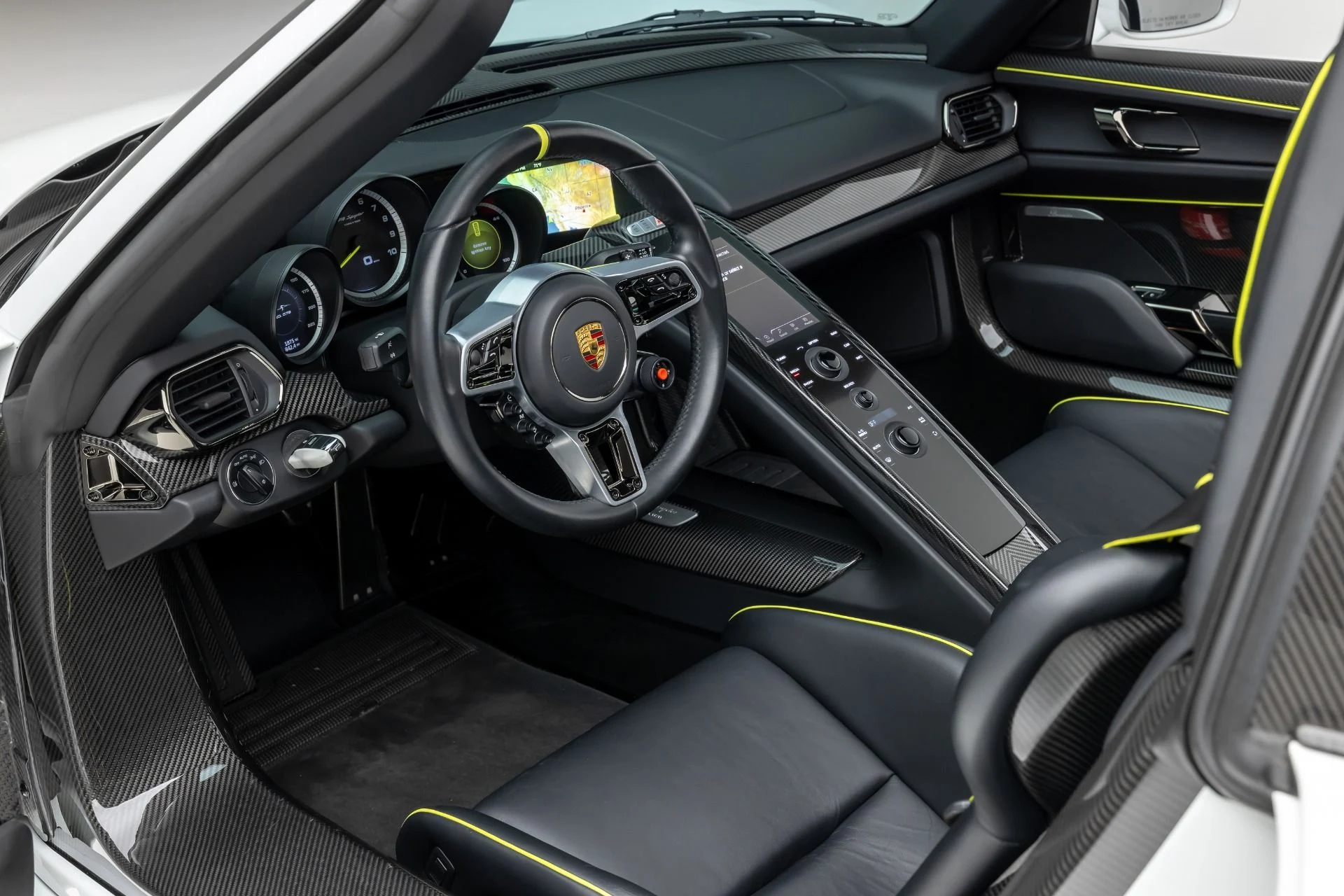 mph029_861281839_Used_2015_Porsche_918_Spyder_1740676476_ca019e6a8b