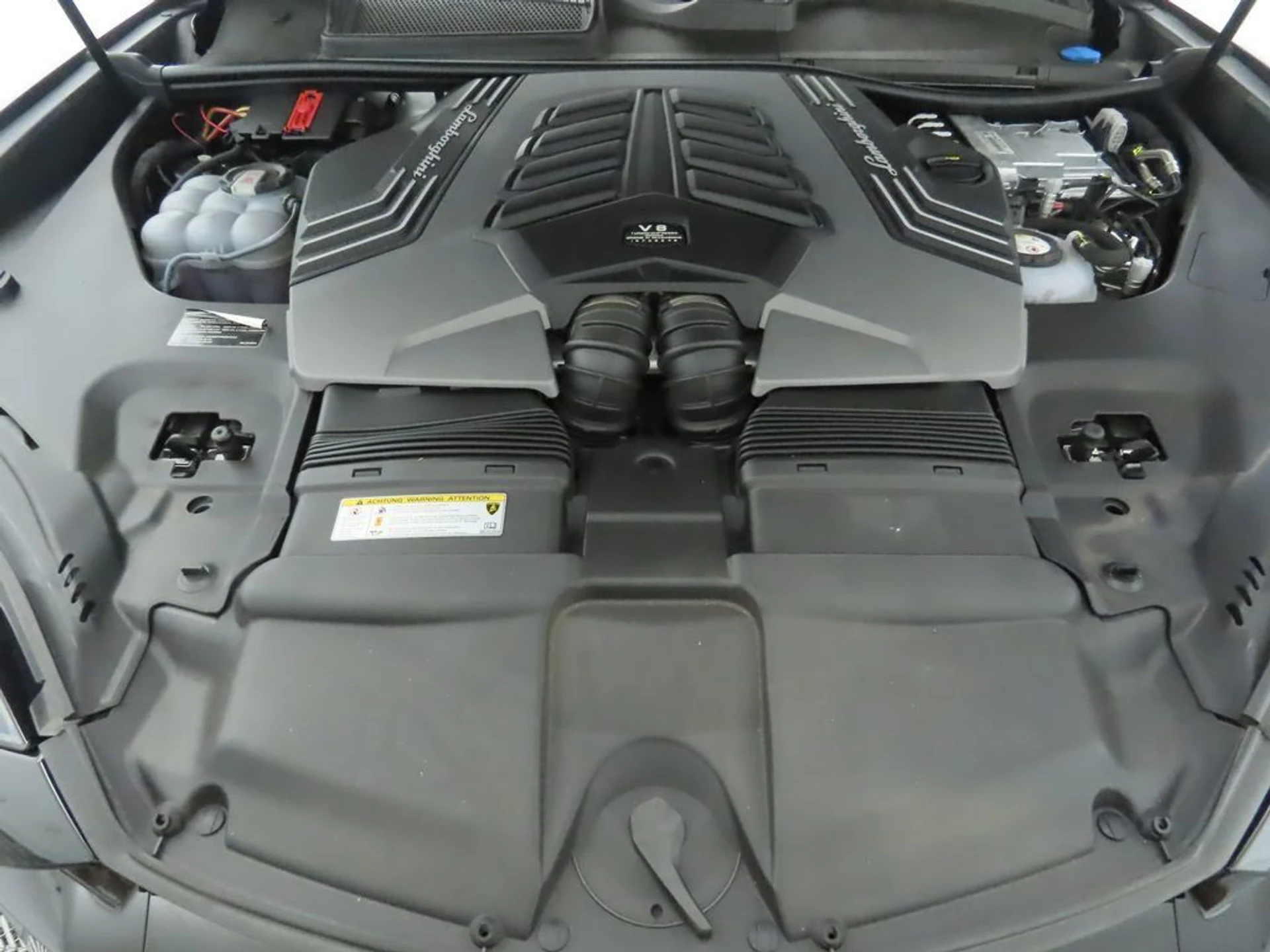 mph029_875860682_used_2025_lamborghini_urus_seawd_8119_22939626_30_1024_b517f1719b