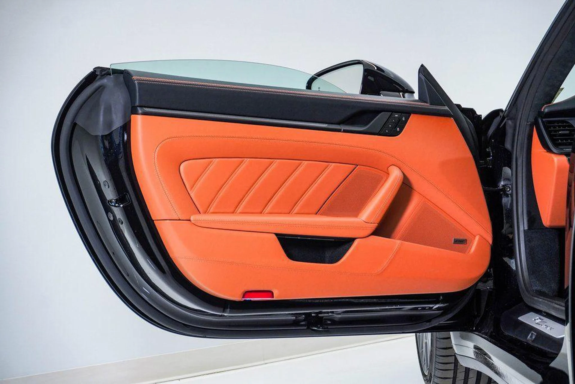 mph029_877763688_Qm77_Cz_N8c_BE_8a_Bg_Q3gik_E0_Kc_A_Eo_33e0216523