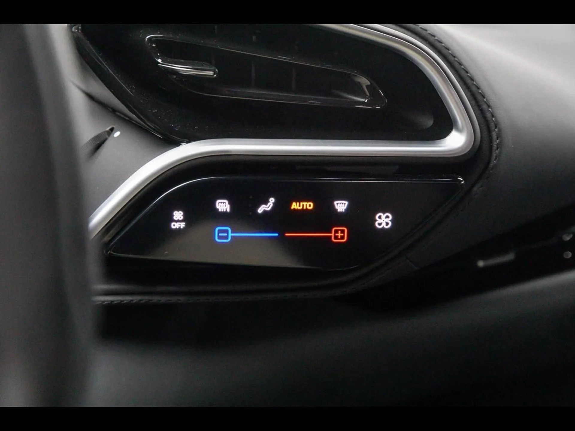 mph029_884728137_be3549cc2565c56eee2e3daa64a5a35d_89f452ee63