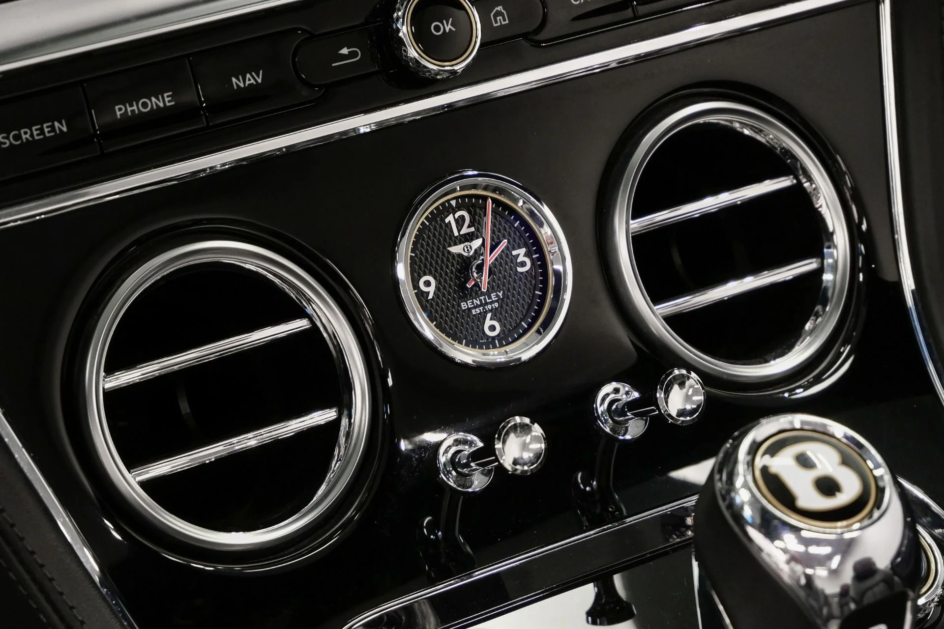 mph029_886066015_Used_2020_Bentley_Continental_GTC_V8_Blackline_Specification_Front_Seat_Comfort_Specification_1768247283_ae045b8815