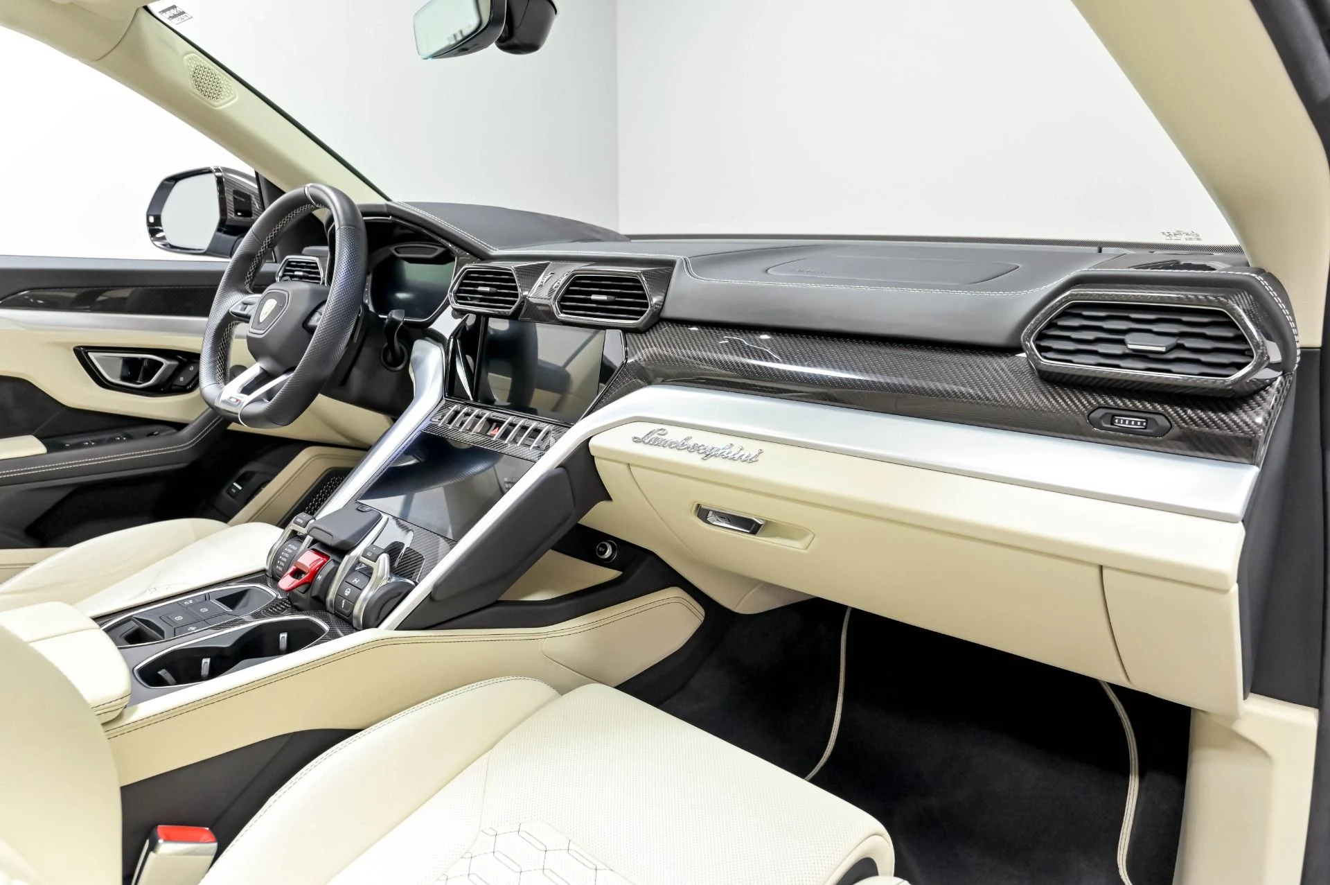 mph029_892247219_Used_2020_Lamborghini_Urus_1778528583_2c47d1e5ad