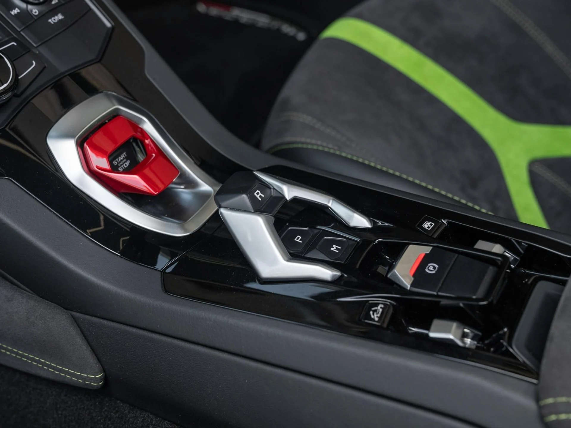 mph029_896517904_Used_2016_Lamborghini_Huracan_LP_610_4_Spyder_1756498263_ed44f62921