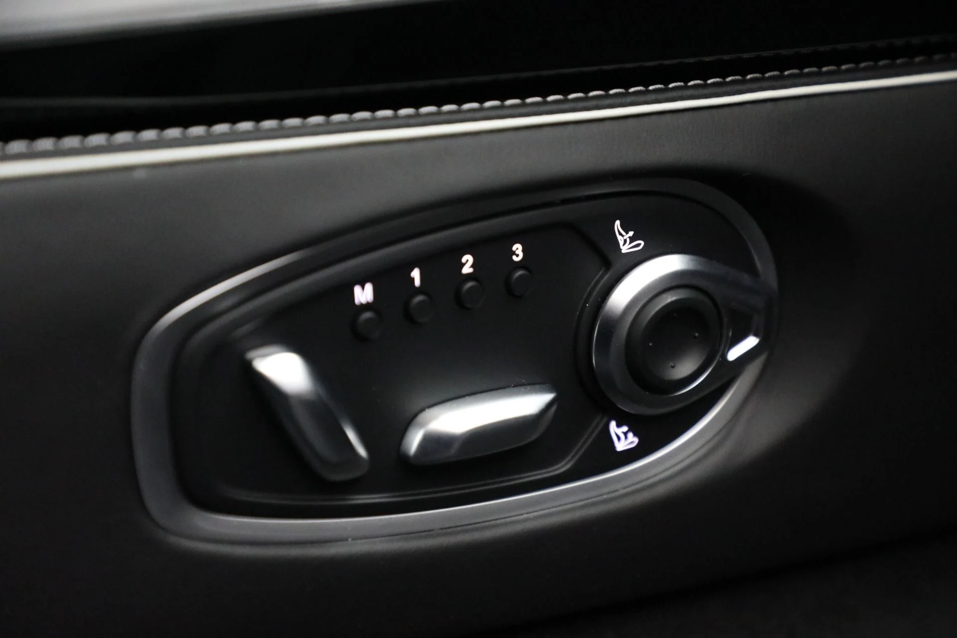 mph029_899868850_New_2025_Aston_Martin_Vanquish_4a11ffa0e6