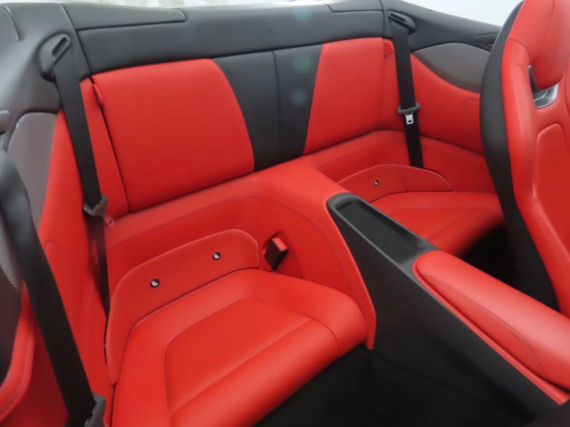 mph029_901511194_used_2019_ferrari_portofino_base_8119_22954184_30_1024_2cdf83fc13