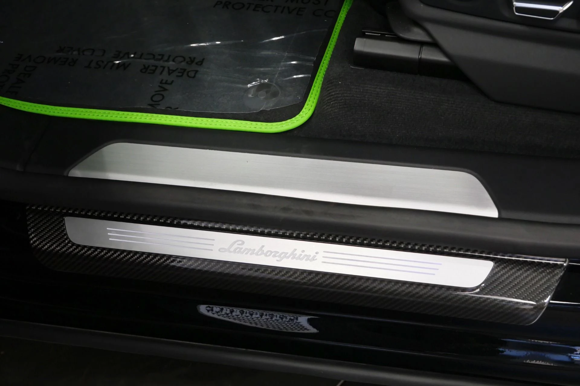 mph029_906504903_Used_2022_Lamborghini_Urus_1761576878_4c161b425a