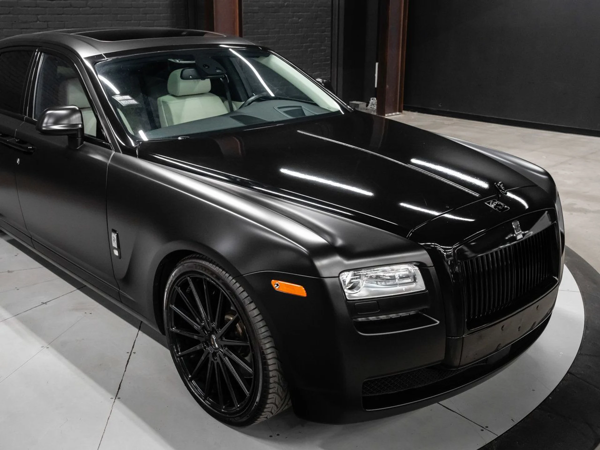 mph029_913214430_rolls_royce_ghost_2012_096c50f40e