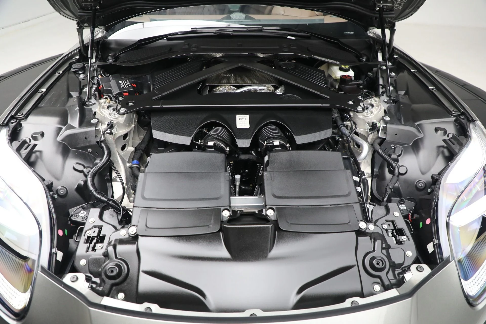 mph029_91898796_Used_2025_Aston_Martin_DB_12_V8_1735242032_ad9b4f20c3